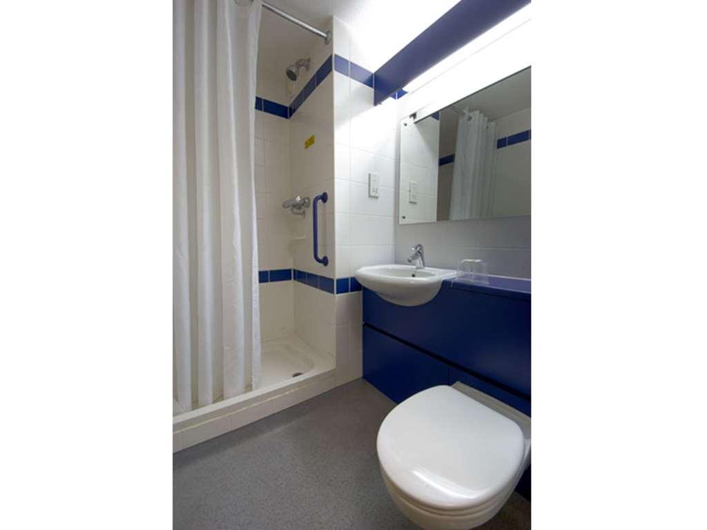 Travelodge Nottingham Riverside Exterior photo